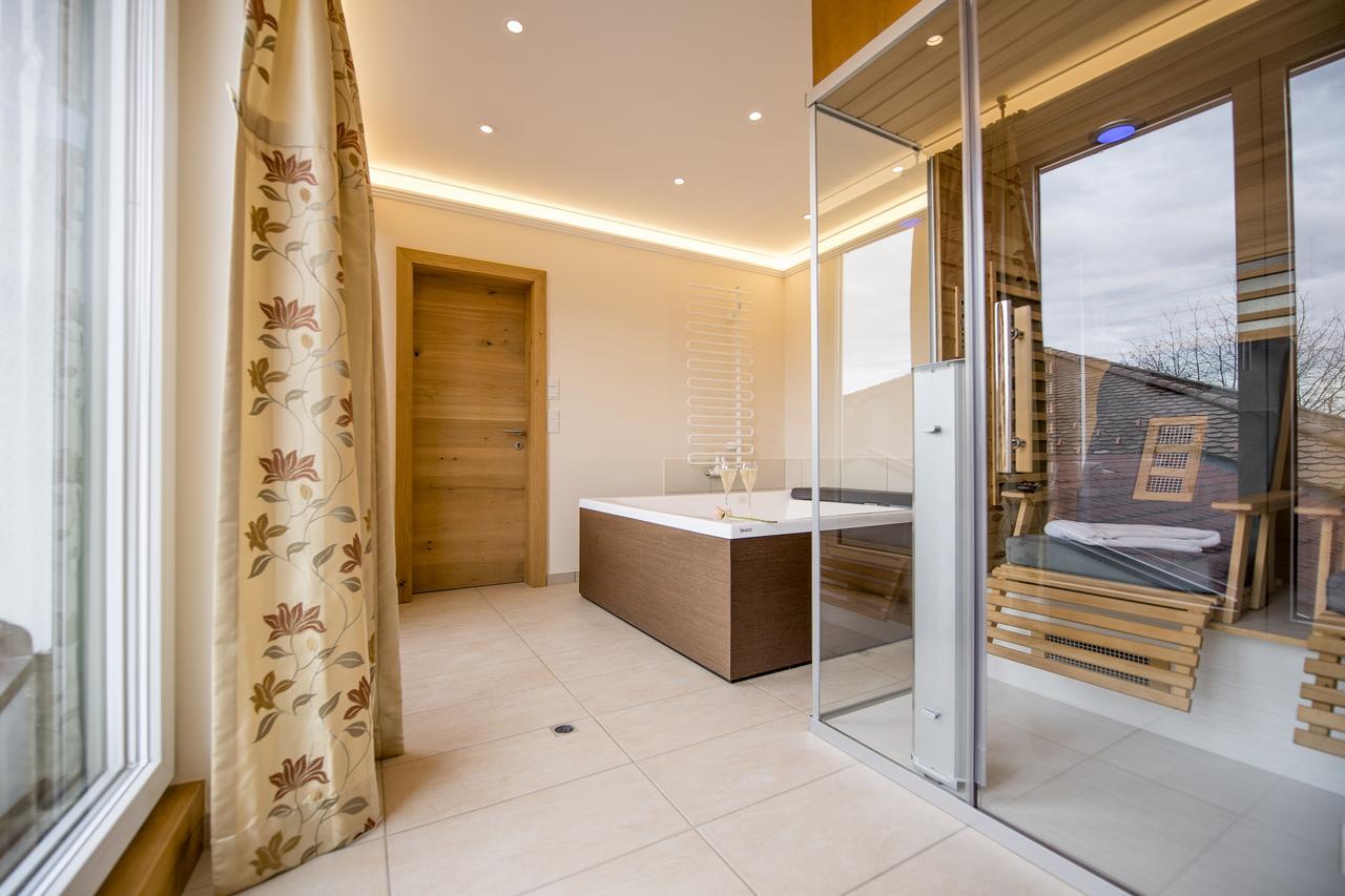 Landhotel Eichingerbauer Мондзее Экстерьер фото
